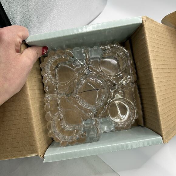 Partylite Crystal Castle Tealight Votive Candle Holder Retired P7170 W/ Box - Picture 10 of 13